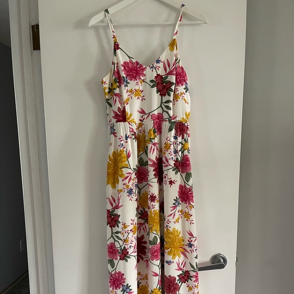 Old Navy Dresses & Skirts - Excellent condition OLD NAVY floral midi dress